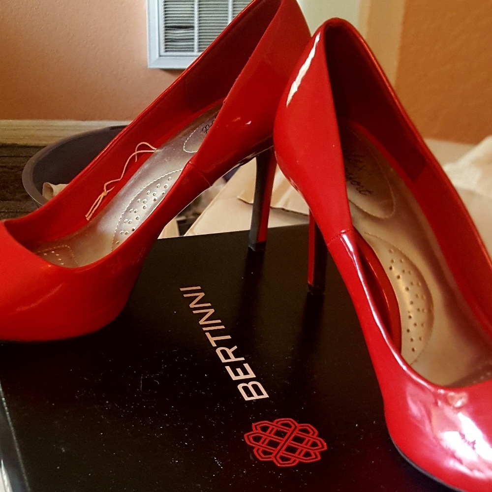 Heels - Picture 4 of 5